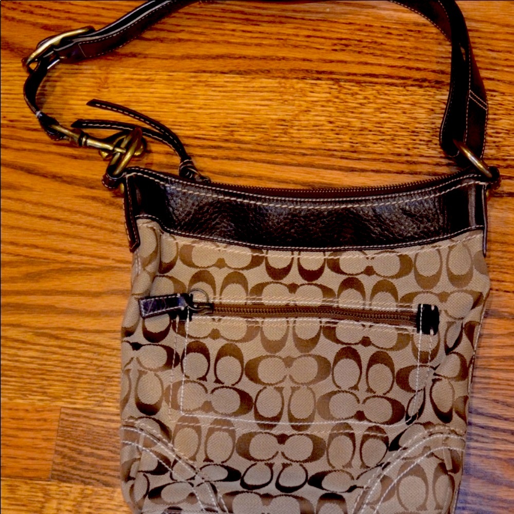 Crossbody coach
